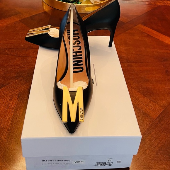 Moschino LoGo Pump - Picture 8 of 8